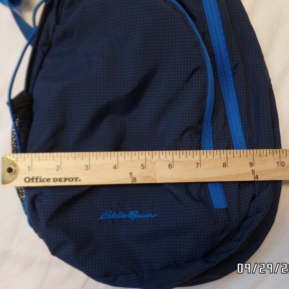 Eddie Bauer Sling Pack Excellent Unused Condition Phone Holder Several Pockets - Picture 15 of 15